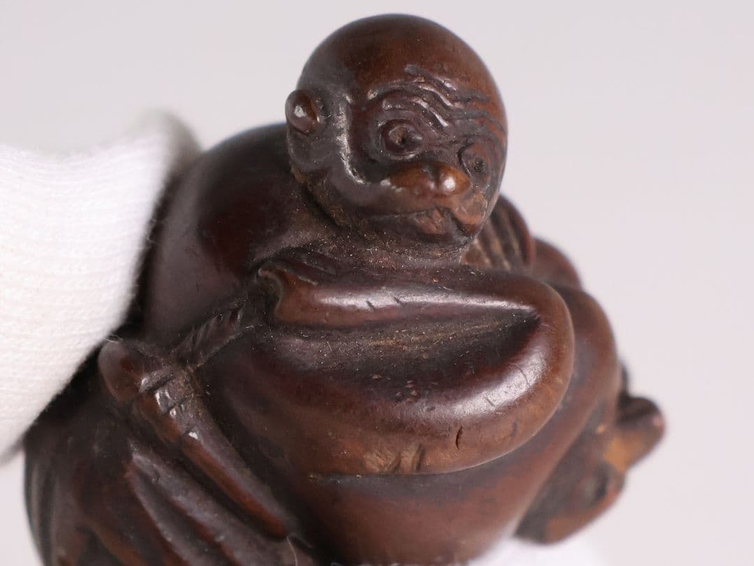 時代 堤物 猿と茄子 木彫 根付 木製【MB176】