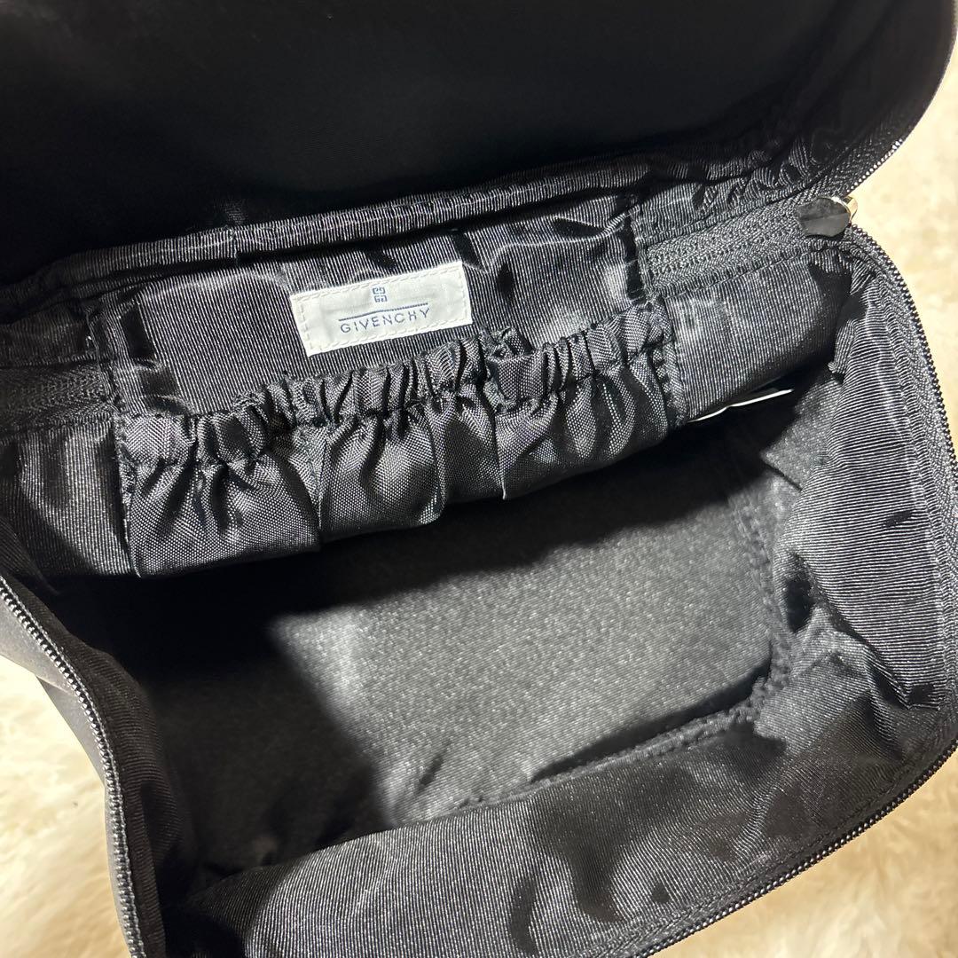 未使用】GIVENCHY ジバンシー バニティポーチ ブラック - メルカリ