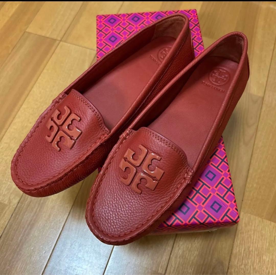 最終価格TORY BURCH トリーバーチ ドライビングシューズ ローファー 赤
