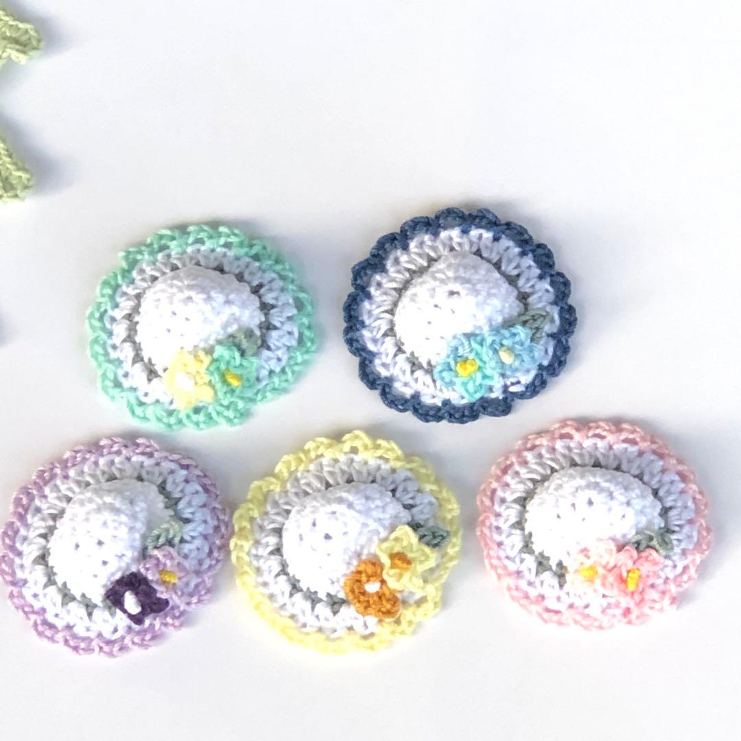 ハンドメイドパーツ☆かぎ針編み♪ミニ麦わら帽子、白小花付き 5個