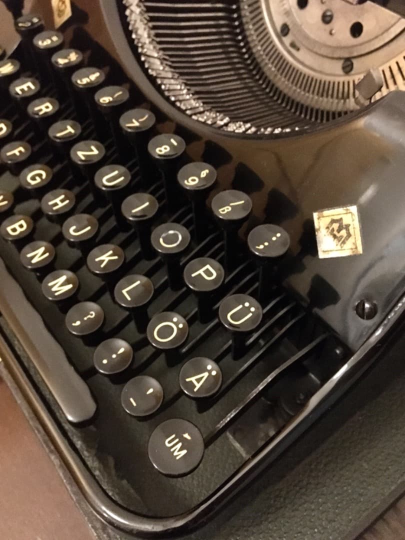 【値下げしました】Mercedes Prima アンティーク タイプライター