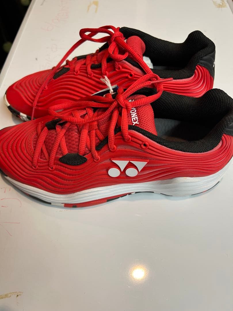 YONEX テニスシューズ　25.5センチ