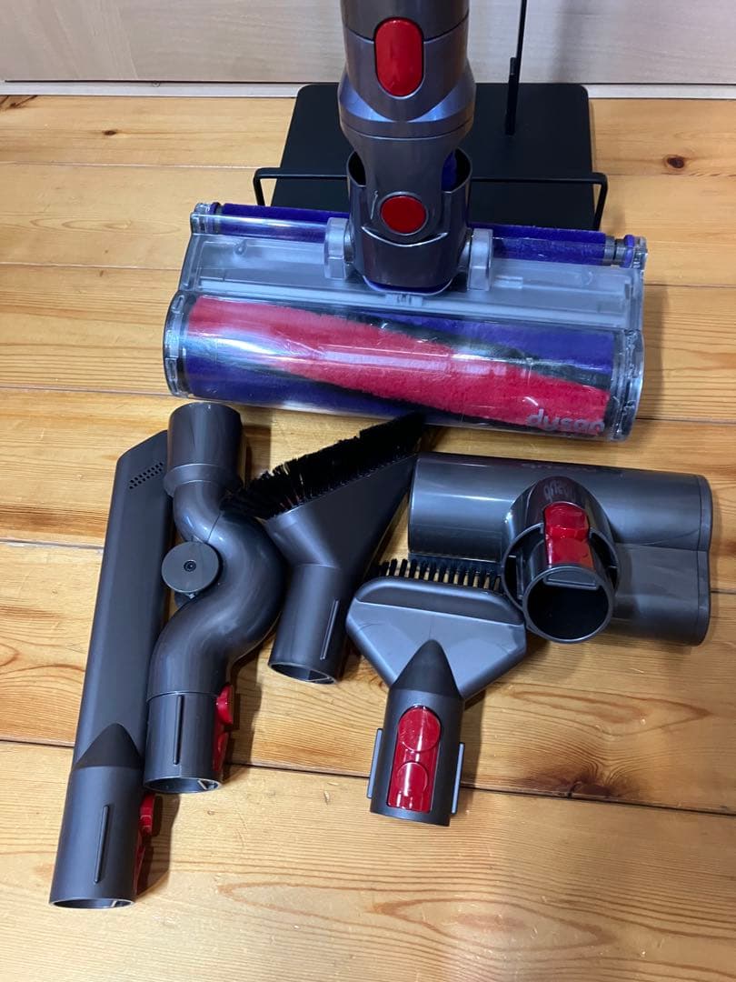 Dyson V10 SV12 レッド ヘッド付 付属品多数 ラック付き