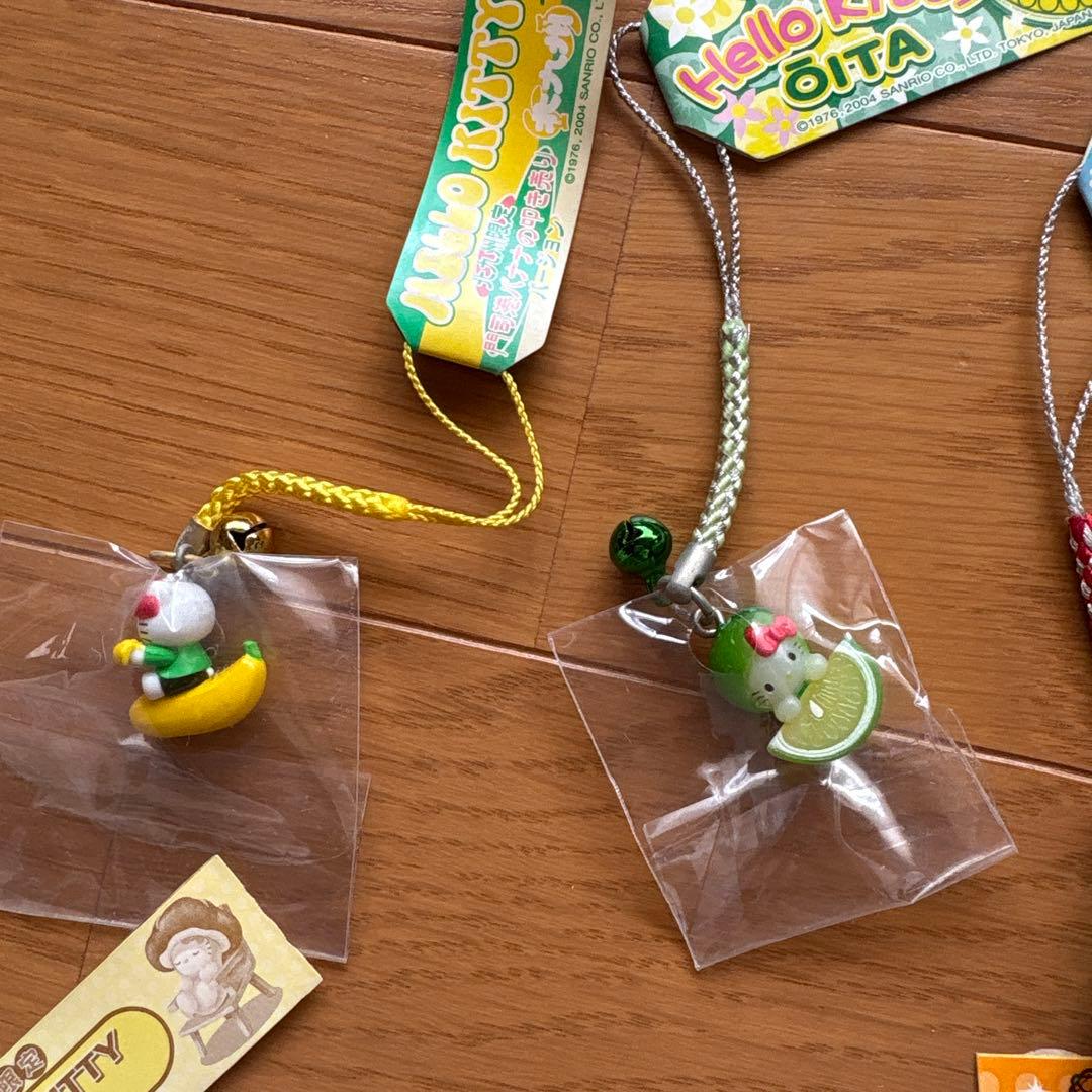 地域限定　キティ　九州地方　根付けストラップ　９個　バラ売り不可