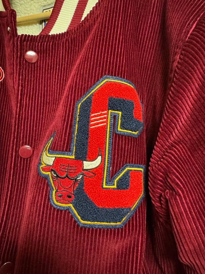 NBA シカゴブルズ スタジャン コーデュロイ 裏キモ バーシティージャケット