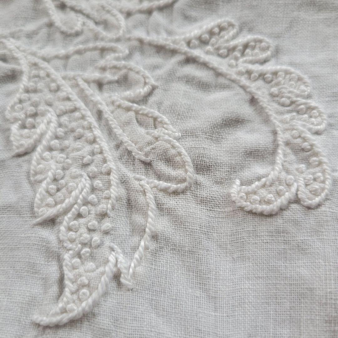 フランス　アンティーク　カットワーク　ホワイト刺繍