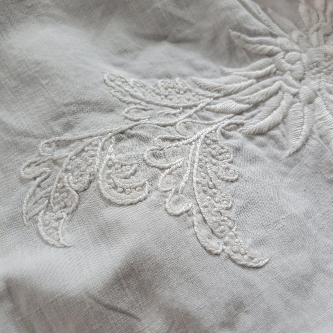 フランス　アンティーク　カットワーク　ホワイト刺繍