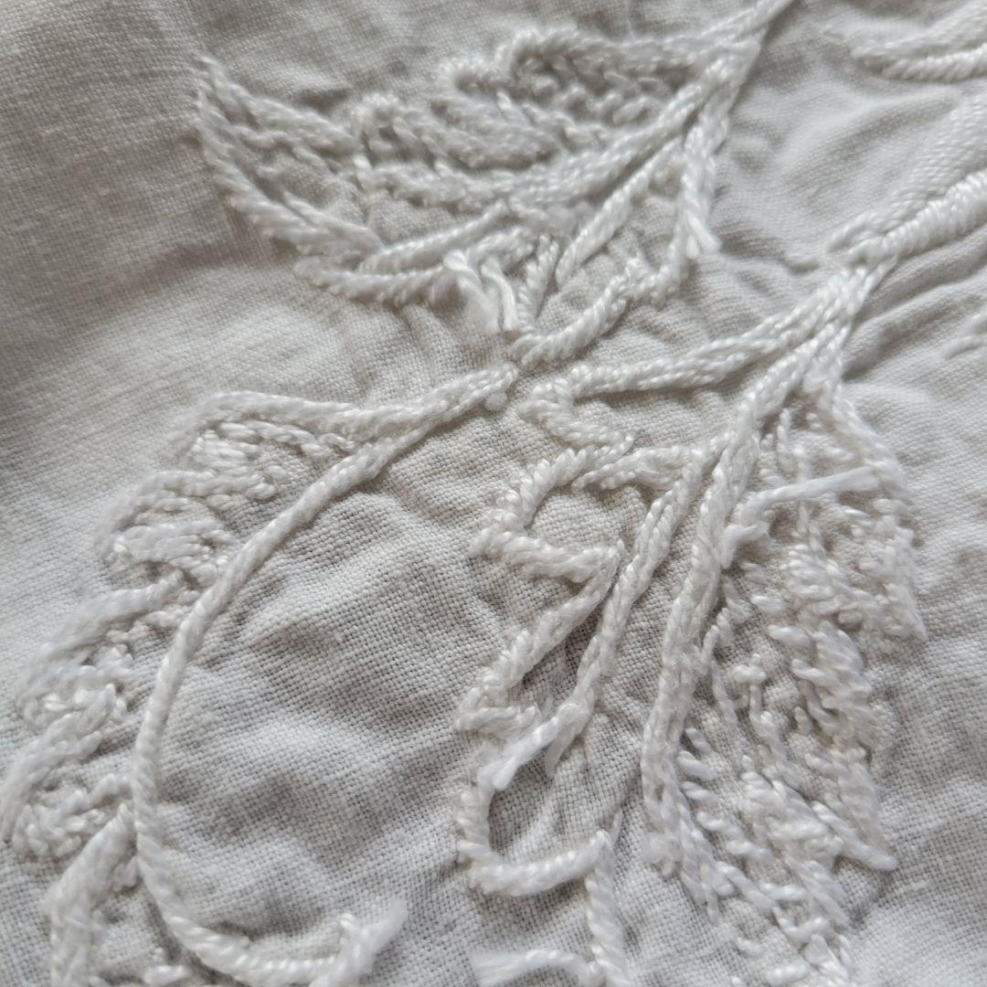 フランス　アンティーク　カットワーク　ホワイト刺繍