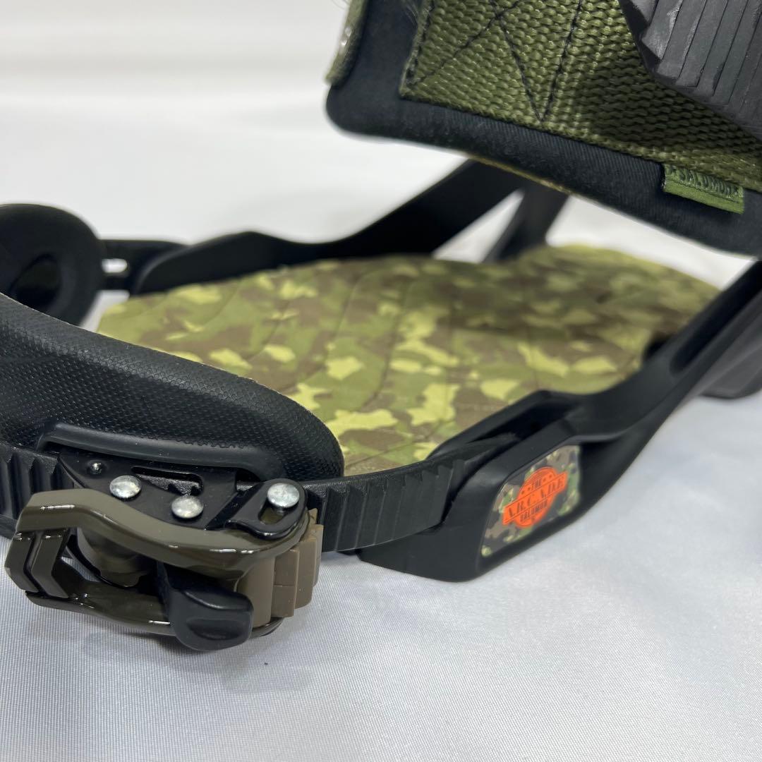 美品　SALOMON　BINDING スノボ　ビンディング　迷彩