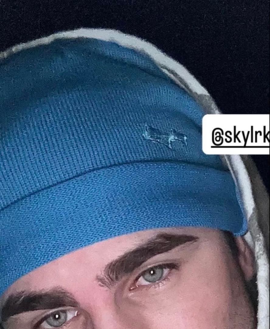 skylrk beanie - メルカリ