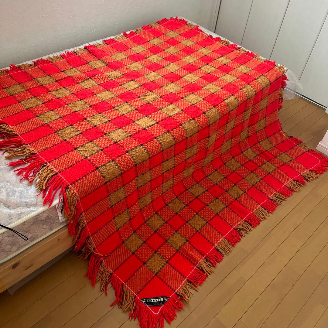 昭和レトロ こたつ こたつ布団 赤と茶色のチェック柄ブランケット