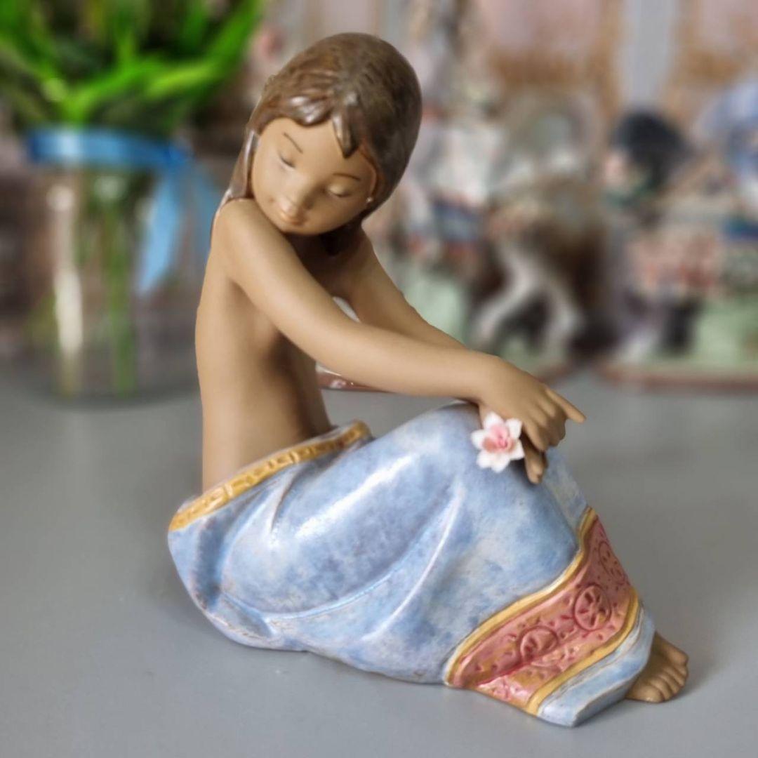 リヤドロ アイランドビューティー ブルー グレス 少女