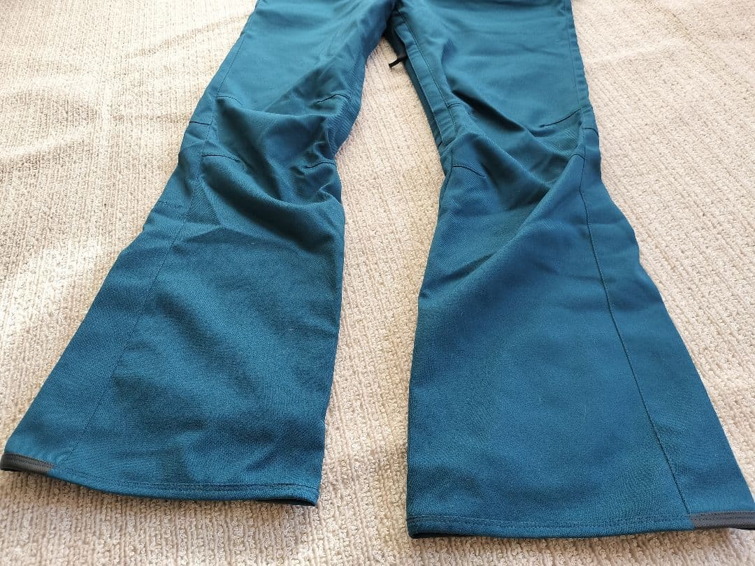 超美品 VOLCOM スノーボードウェア 上下 レディース