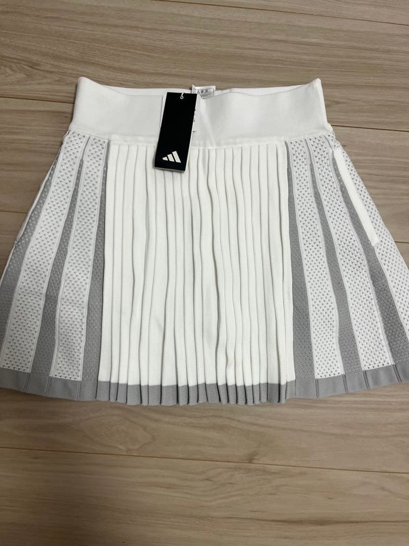 新品　アディダス　ゴルフ　長袖セーター　フレアースカート　　セットアップ　XL