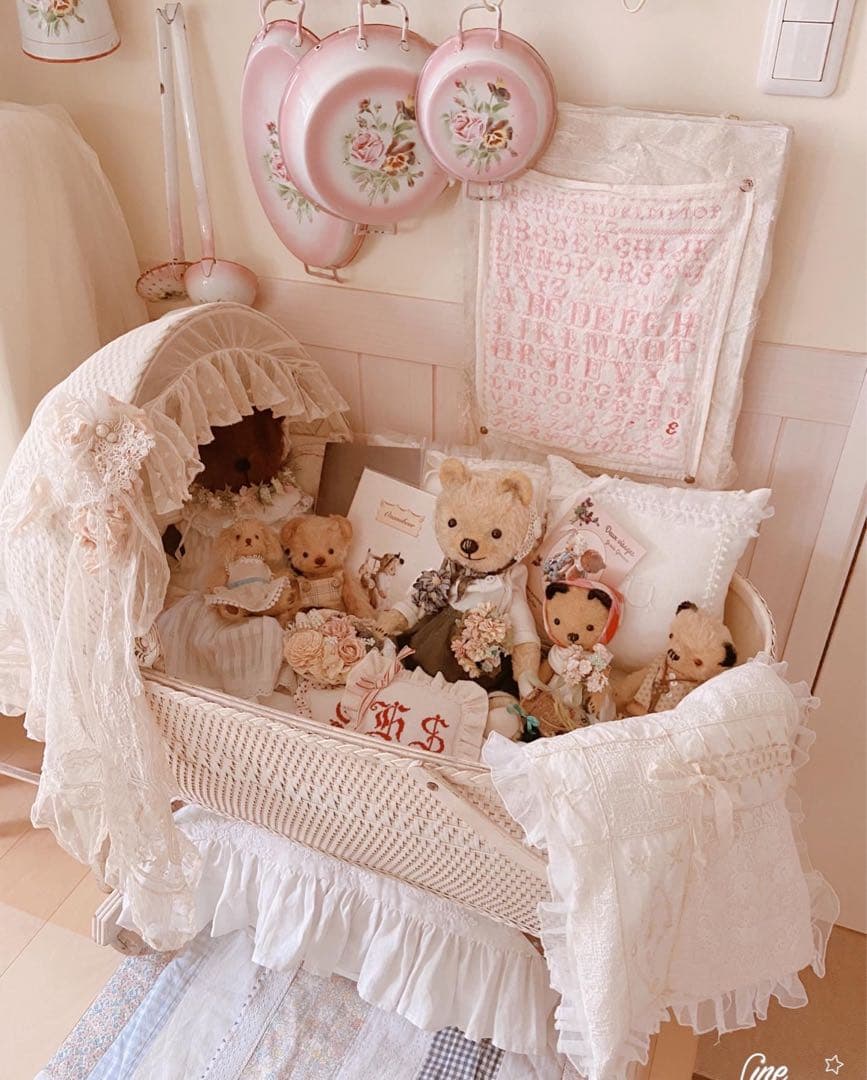 アンティーク♡ラタンのベビークーハン　フランス　希少❣️