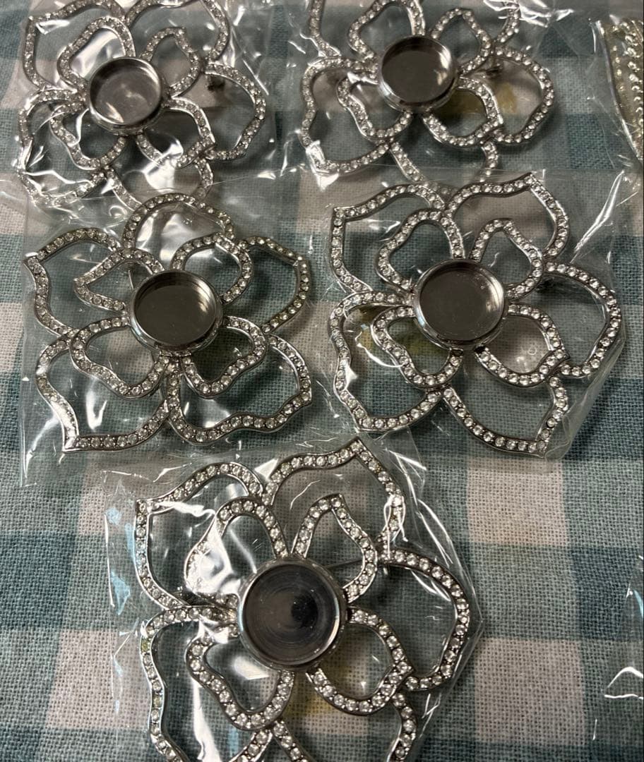 アクセサリーパーツ