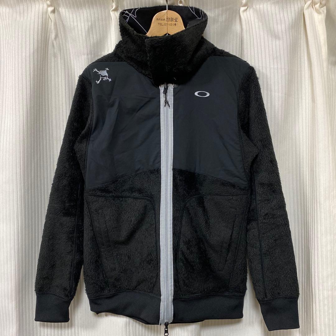美品OAKLEYオークリーメンズ ゴルフ リバーシブル長袖ウインドブレーカー M