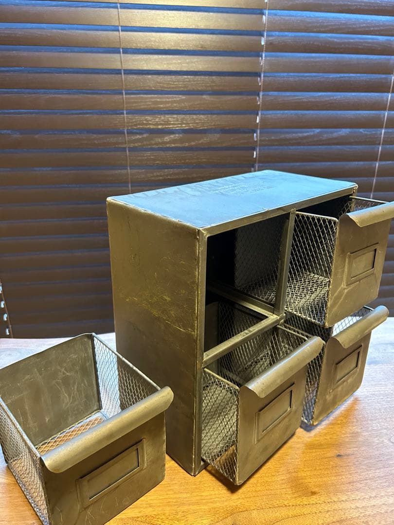 ヴィンテージアイアン　小物入れ　キャビネット　小引出し　インダストリアル