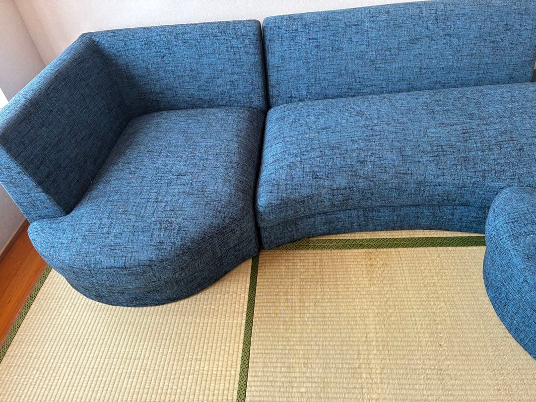 レイアウト自由自在！3人掛けカウチソファ（ブルー／美品） - メルカリ