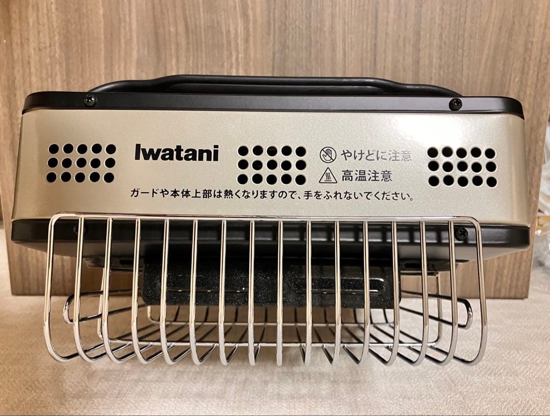 【新品未使用】iwatani カセットガスストーブ　ポータブル　箱と説明書付