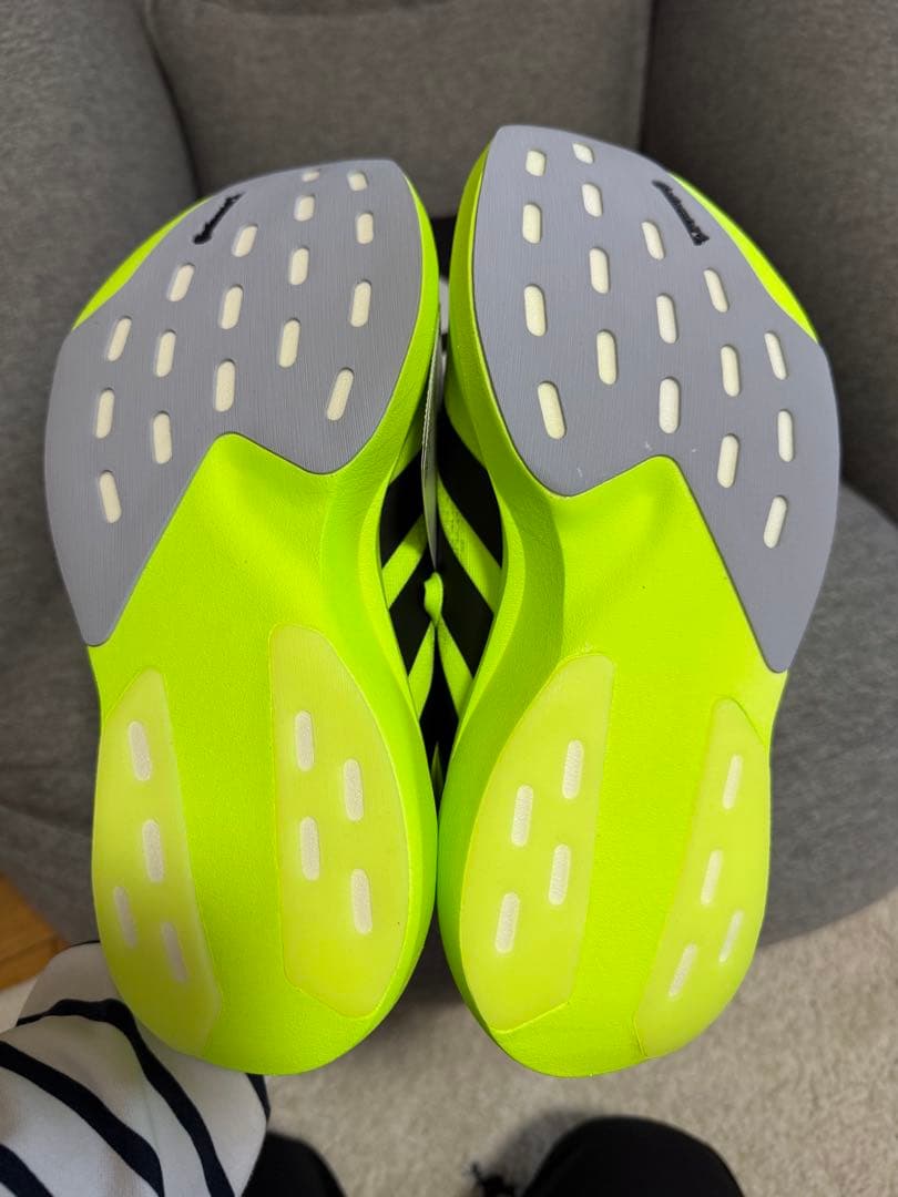 新品未使用　アディダス evo sl 26.0cm 蛍光イエロー