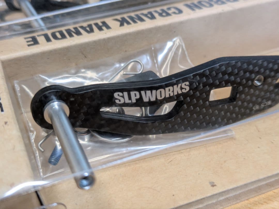 ダイワ SLPワークス カーボンクランクハンドル 85mm ③