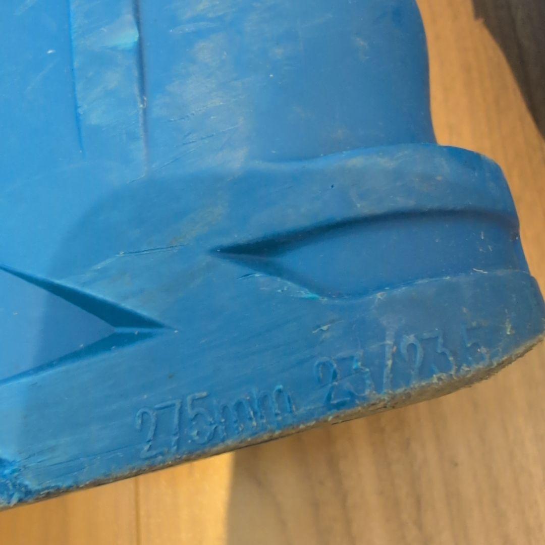 サロモン社製　ジュニアスキーブーツ