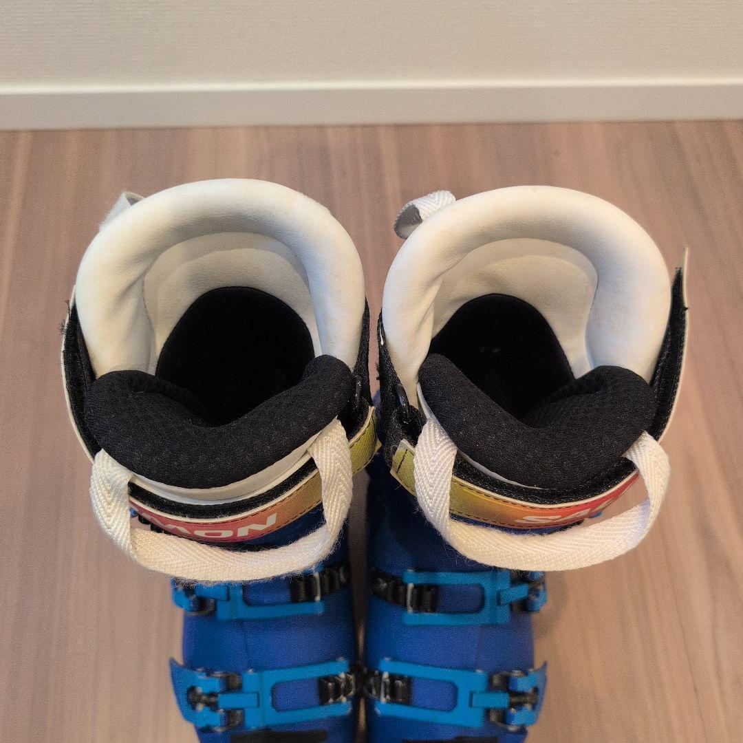 サロモン社製　ジュニアスキーブーツ