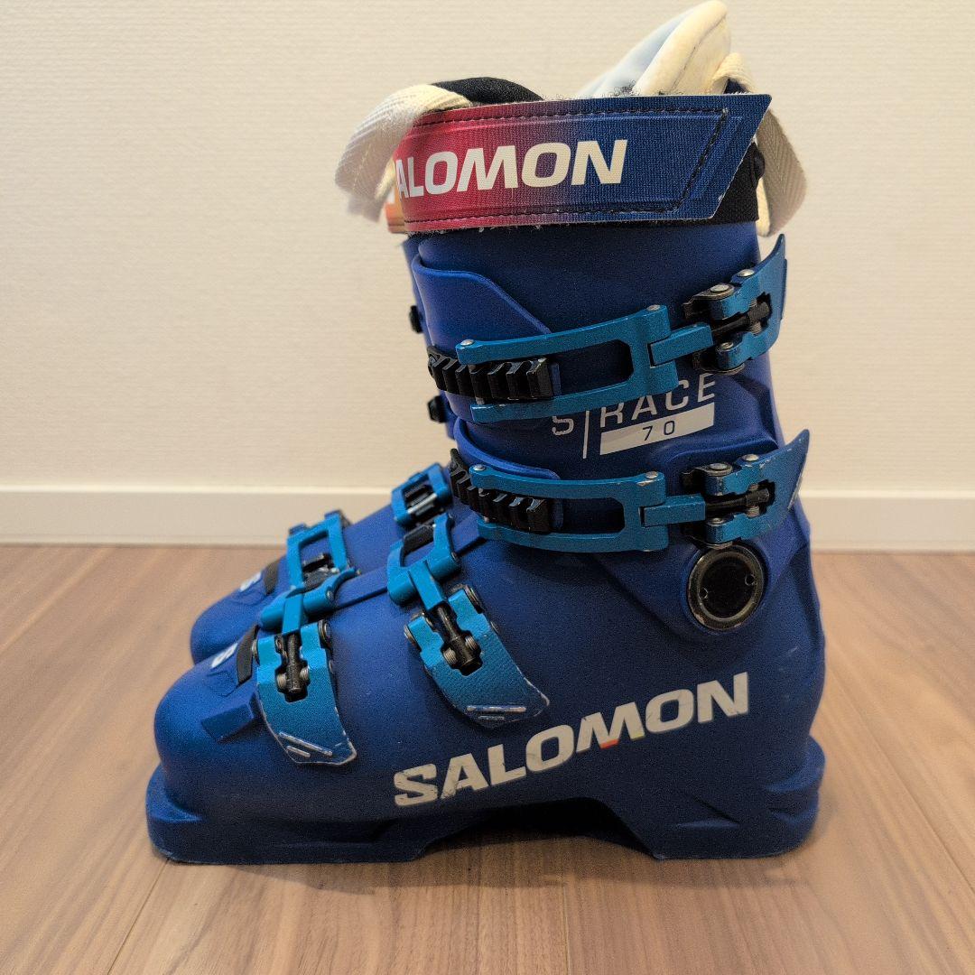 サロモン社製　ジュニアスキーブーツ