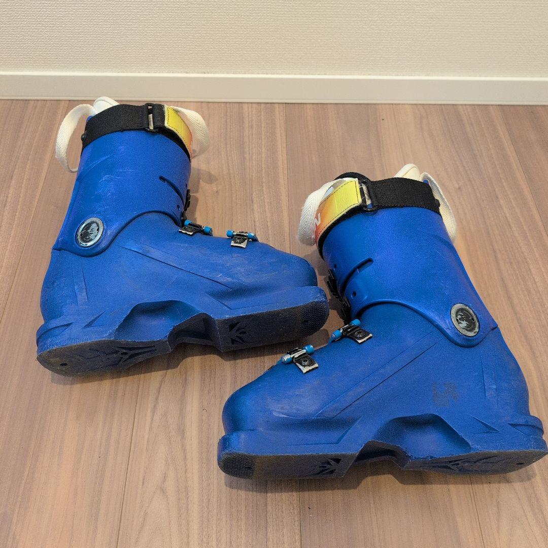 サロモン社製　ジュニアスキーブーツ