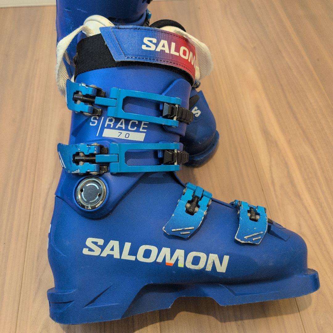 サロモン社製　ジュニアスキーブーツ