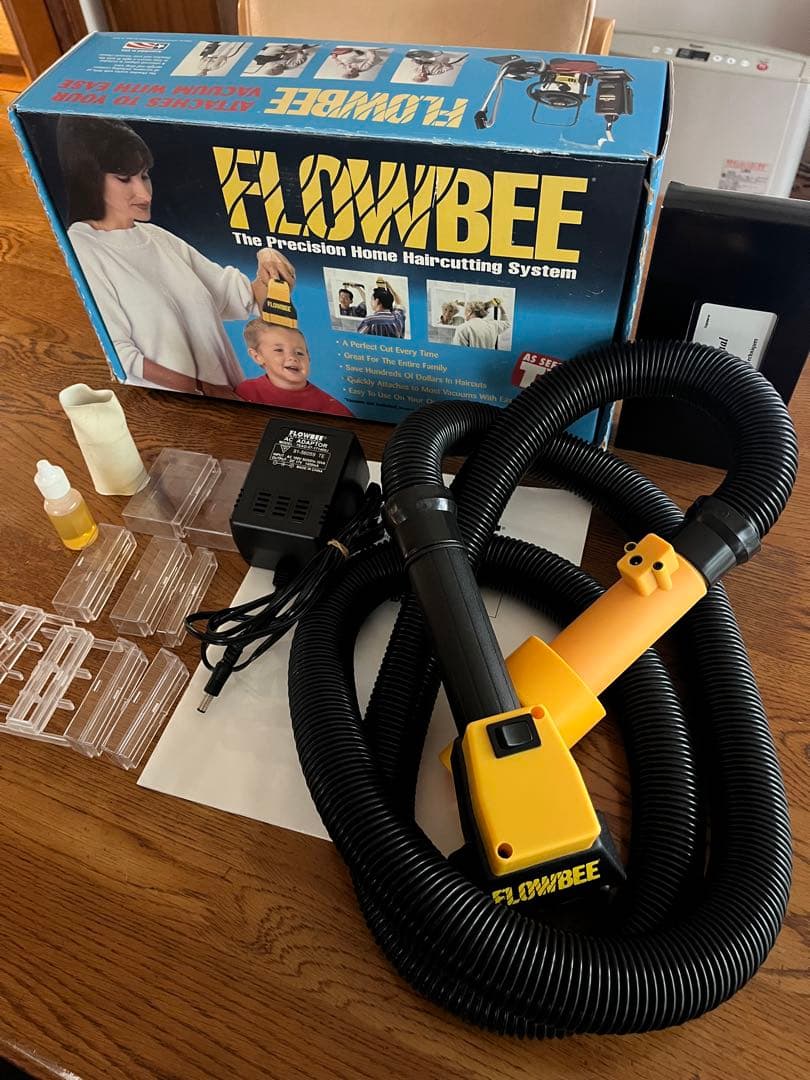 年末値引き！FLOWBEE フロービー 掃除機吸引式 電動バリカン - メルカリ