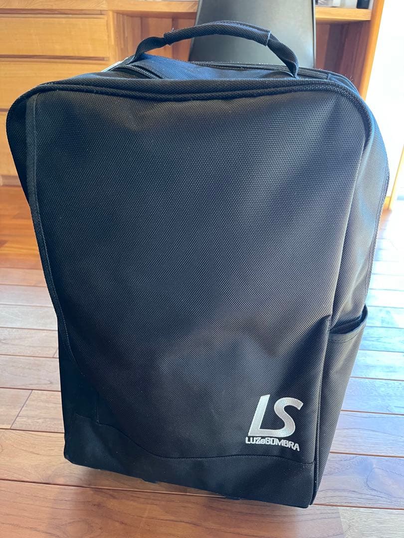 ルースイソンブラ（LUZ ルースイソンブラ ブラック キャリーケース 中型