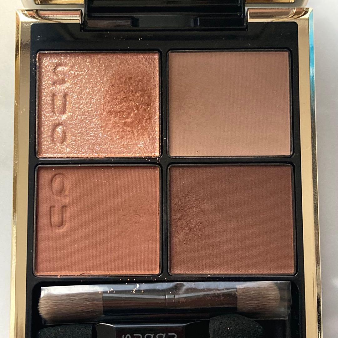 SUQQU シグニチャー カラー アイズ S02 霜華 -SOUKA