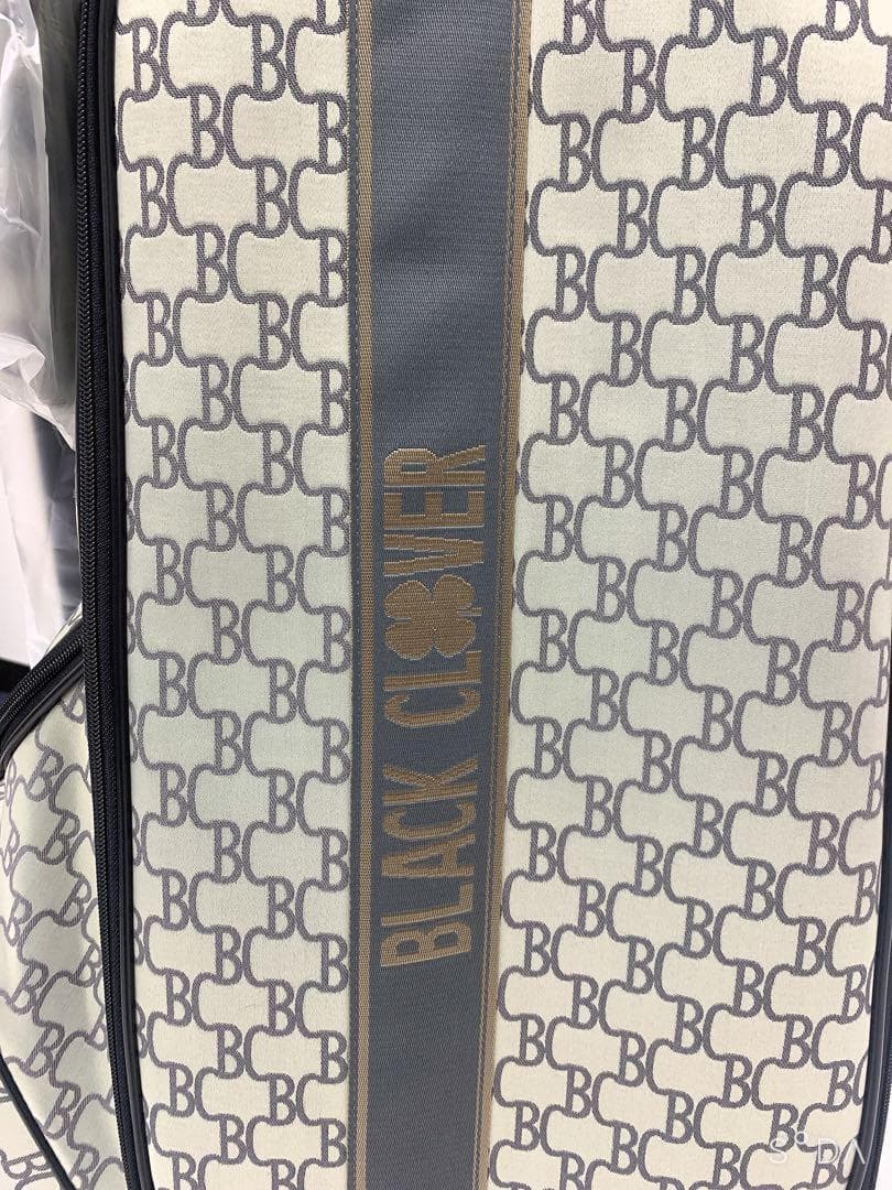 新品 ブラッククローバー キャディバッグ ヘッドカバー付き ベージュ