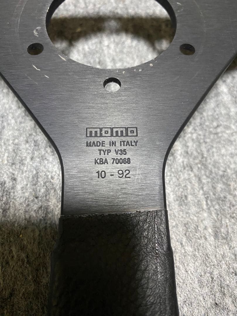 MOMOステアリング　V35