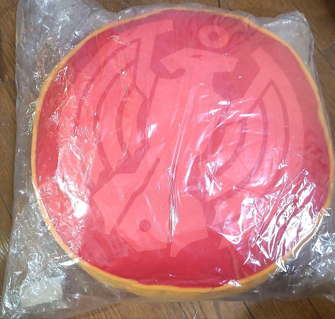 仮面ライダーオーズ タカメダルクッション - メルカリ