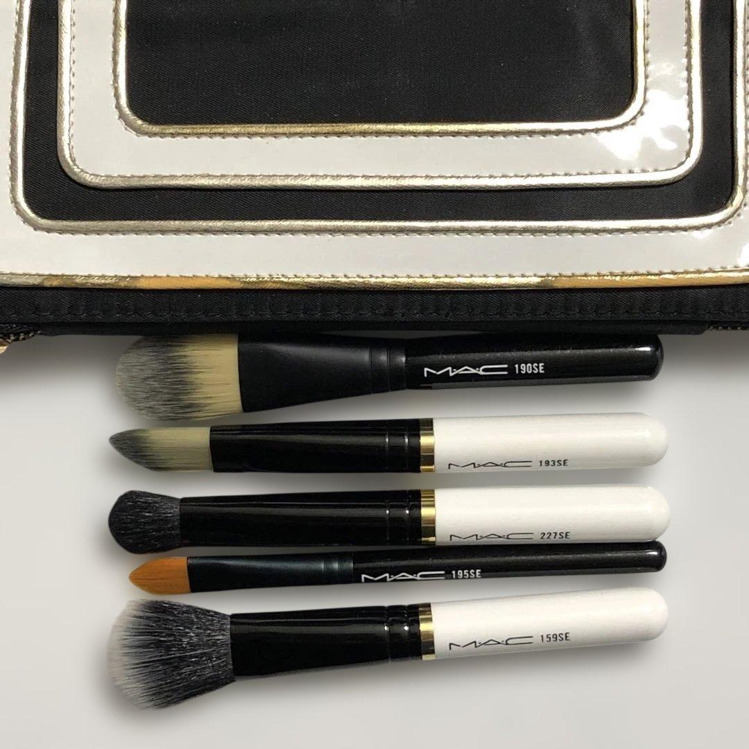 未使用 MAC メイクブラシセット 5本 & ケース - メルカリ