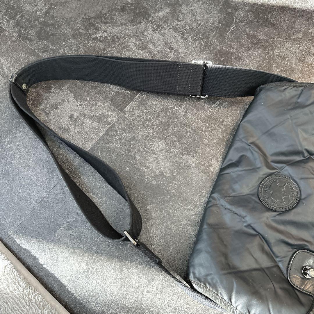 HUNTING WORLD ブラックショルダーバッグ　メッセンジャーバッグ