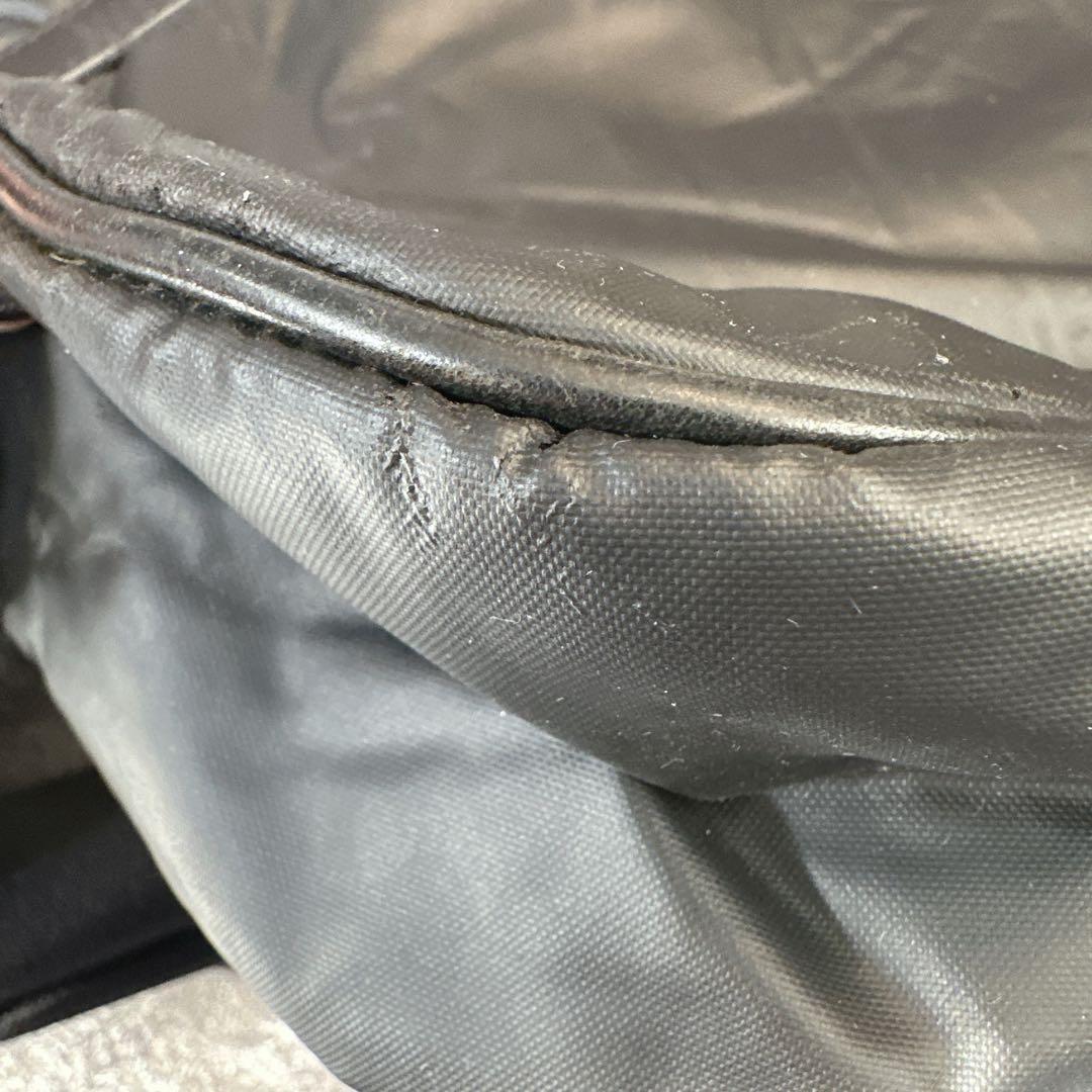 HUNTING WORLD ブラックショルダーバッグ　メッセンジャーバッグ