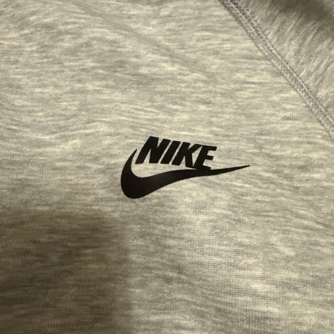 クロミちゃーん様専用Nike グレー パーカー NIKEテックパーカー - メルカリ