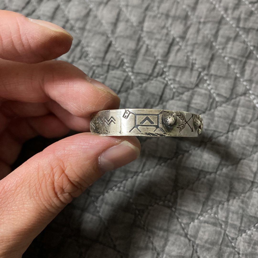 ビンテージ　スターリングシルバー製トルコ石付きインデアンバングル　アクセサリー