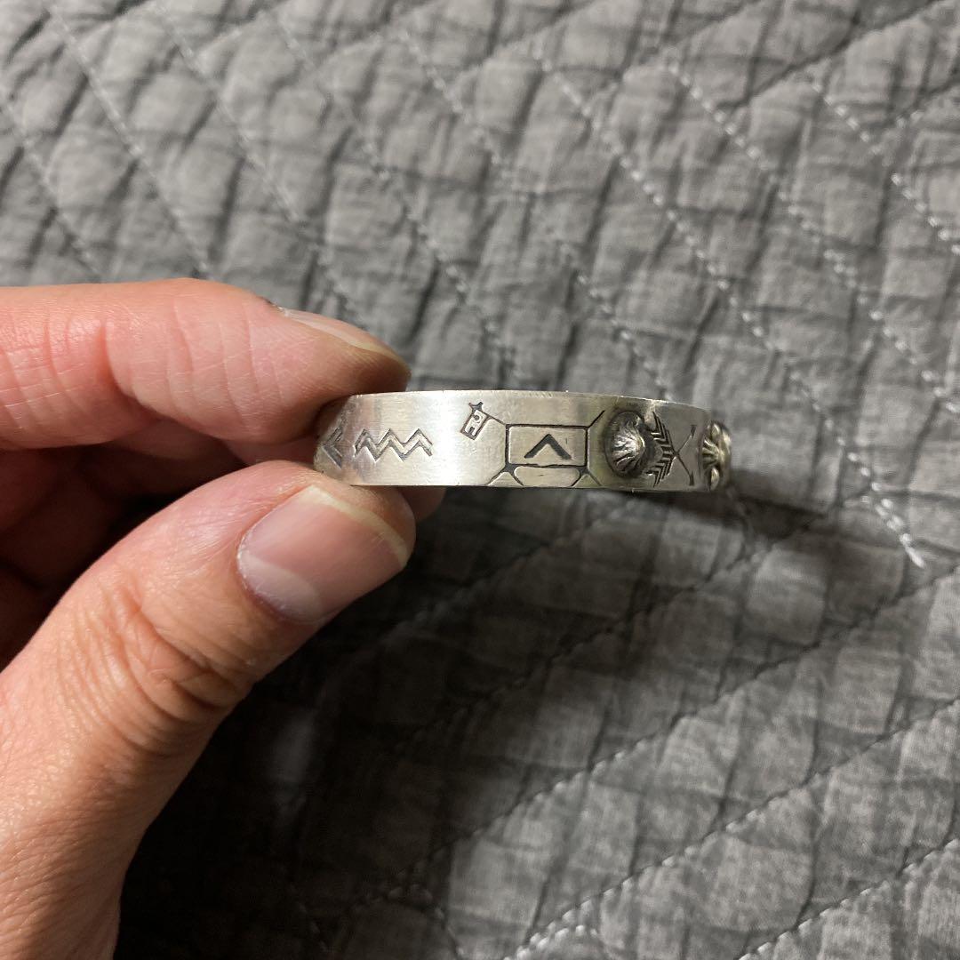 ビンテージ　スターリングシルバー製トルコ石付きインデアンバングル　アクセサリー