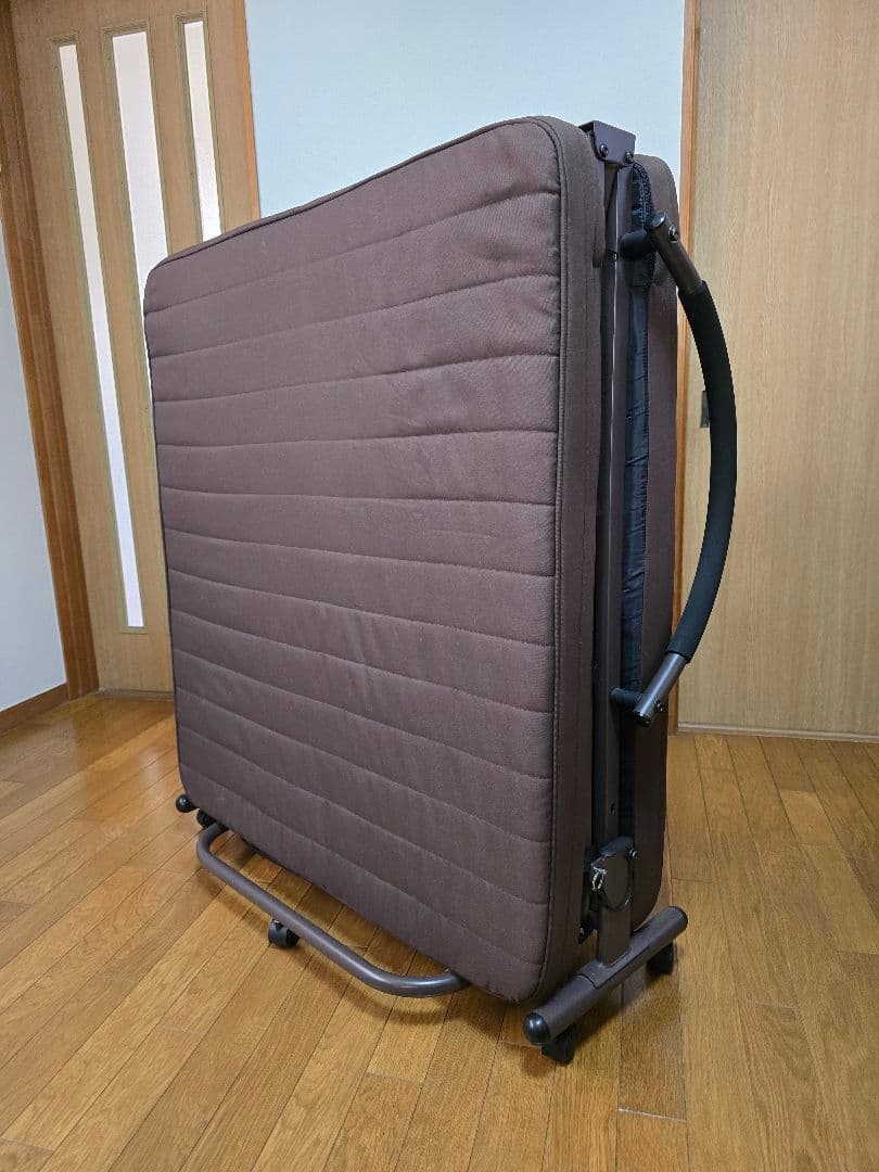 リクライニング機能付き折りたたみ介護用ベッド