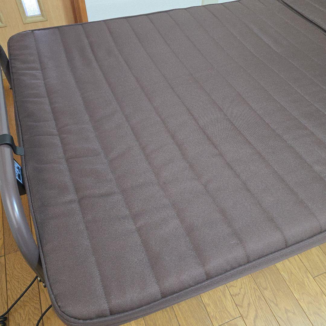 リクライニング機能付き折りたたみ介護用ベッド