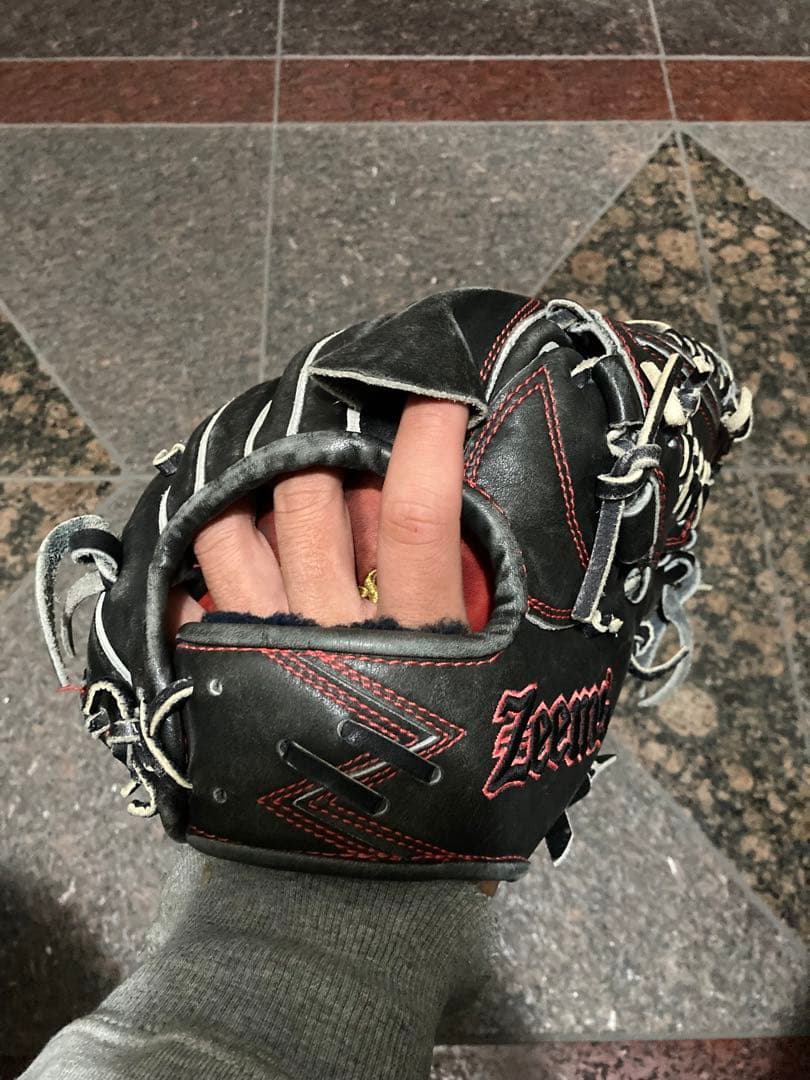 最終値下げ‼️軟式グローブ Zeems ブラック