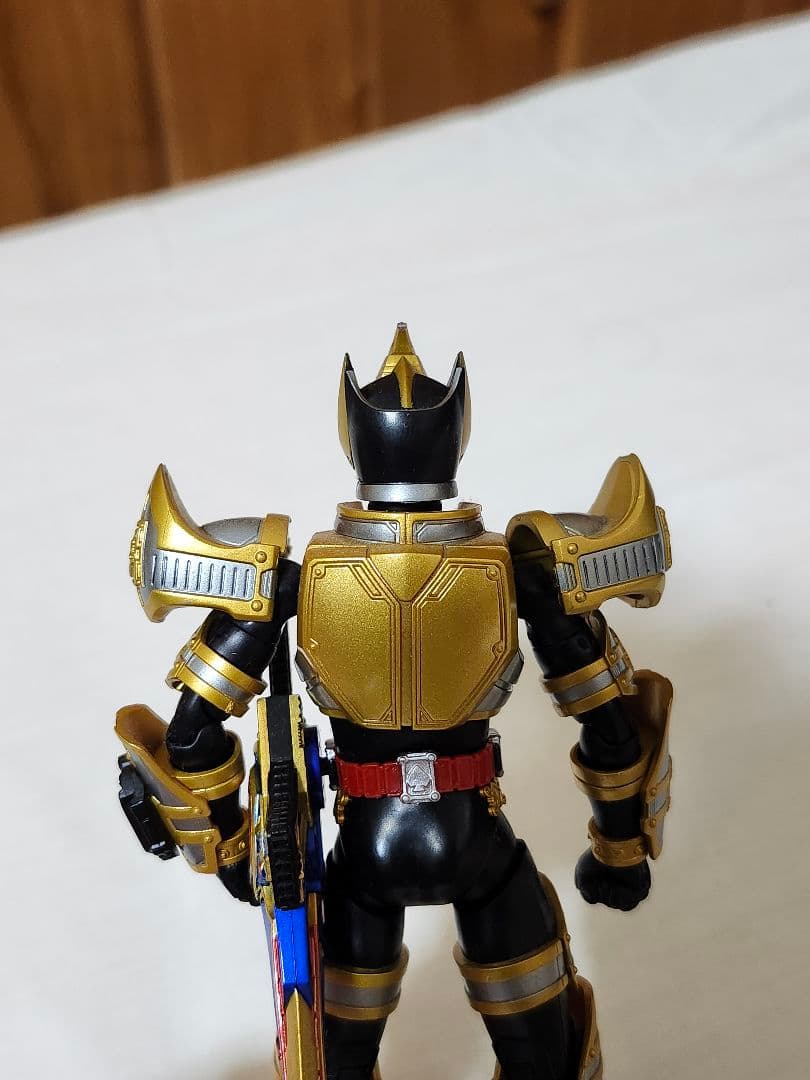S.H.Figuarts　仮面ライダーブレイド キングフォーム　フィギュア