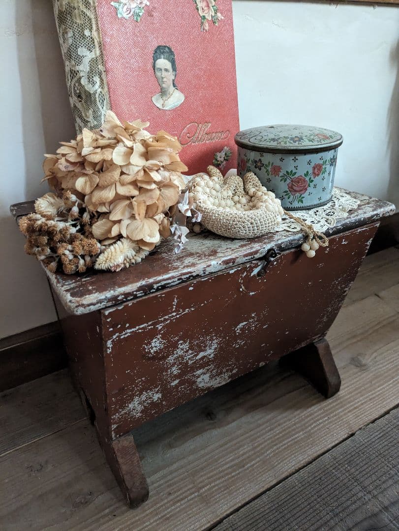 三連休値下げ アンティーク　ヴィンテージ　ペイント　フットスツール　収納