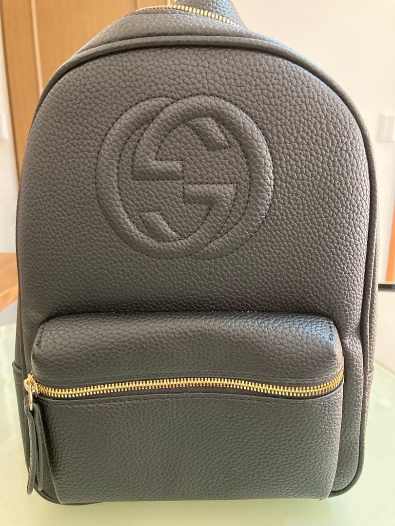 出*う様 Gucci ブラックレザー リュック