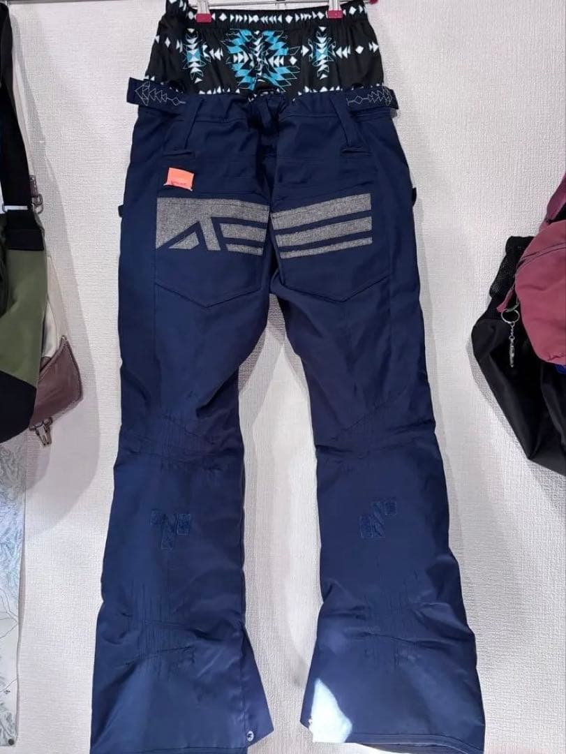 デサントＡ7スノーボードウェア上下セット　レディースM